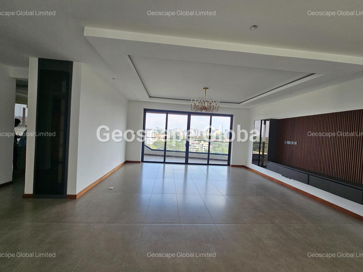 4 Bed Apartment with En Suite in Riverside - 7