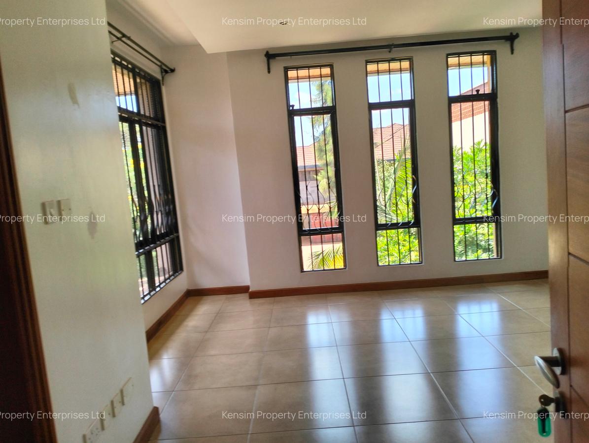 4 Bed Townhouse with En Suite in Runda - 10