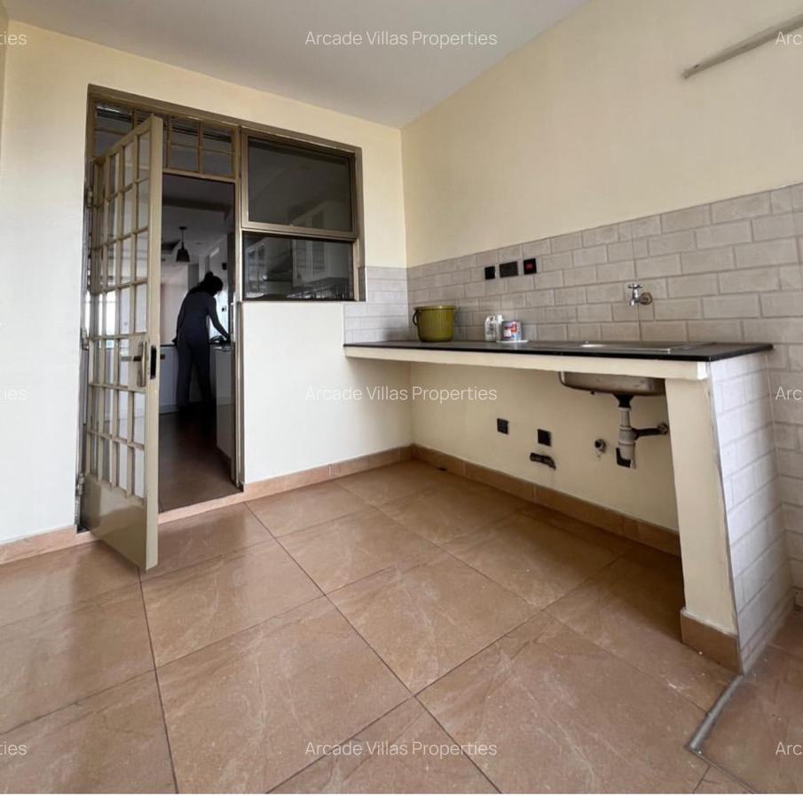 3 Bed Apartment with En Suite in Kileleshwa - 10