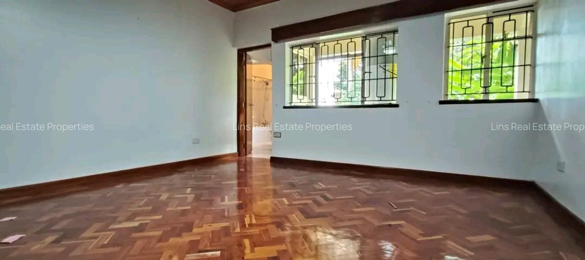 5 Bed House with En Suite in Runda - 7
