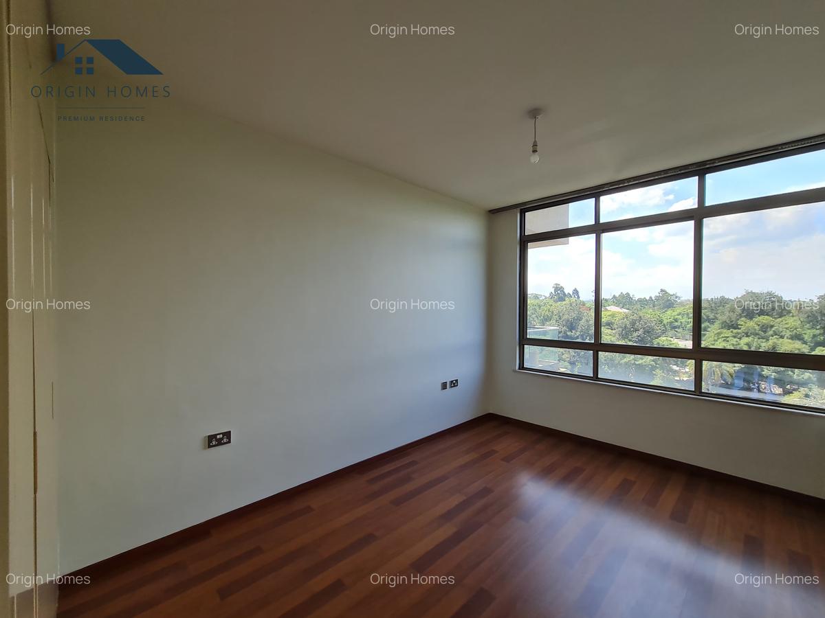 3 Bed Apartment with En Suite at Parklands Road - 8