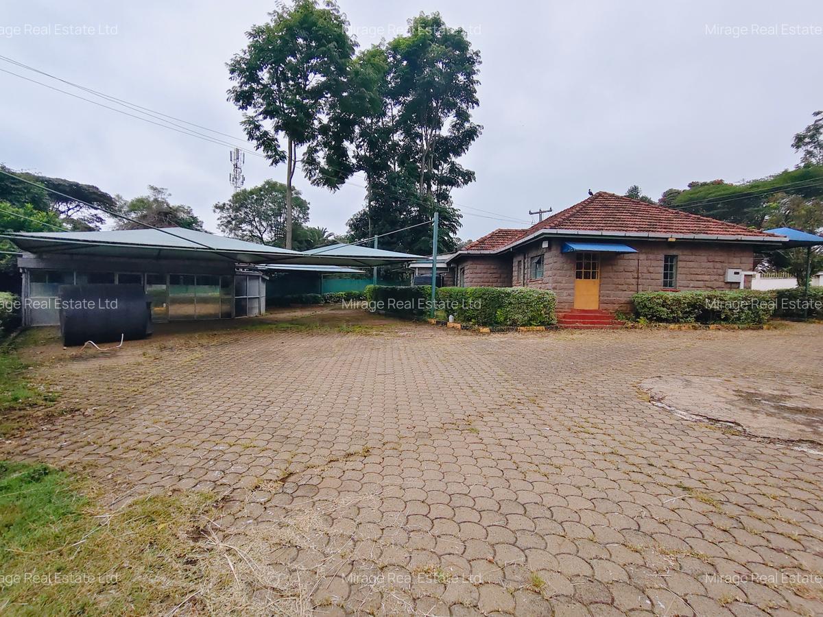 Office with Parking in Lavington - 4