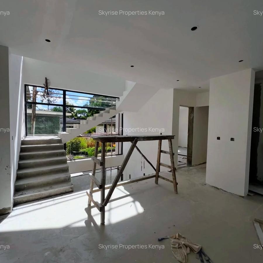 6 Bed Villa with En Suite in Lavington - 13