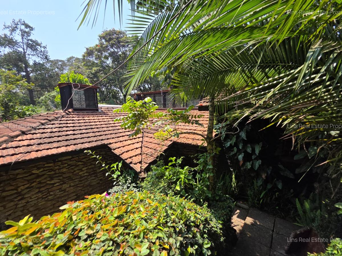 4 Bed House with En Suite in Lake View - 1