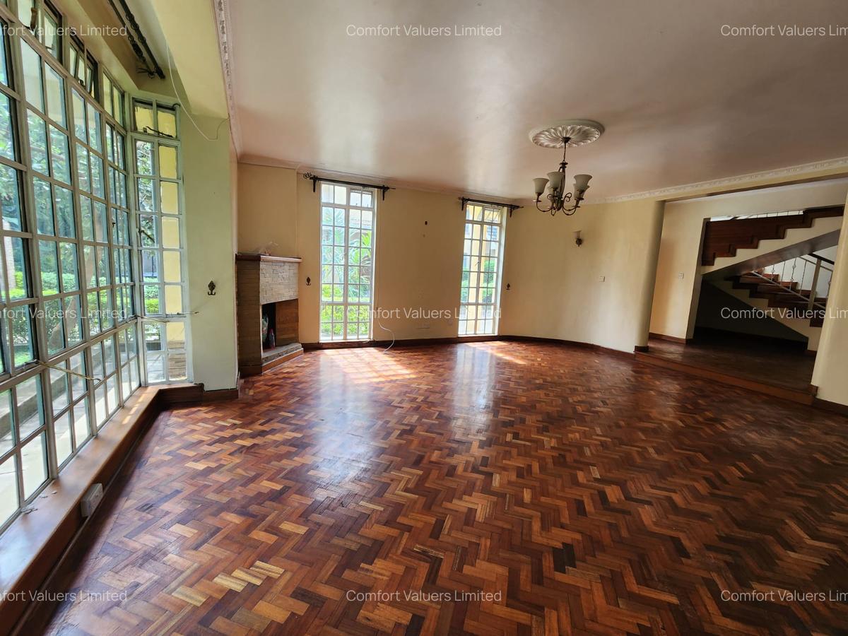 5 Bed Townhouse with En Suite at Lavington Green - 6