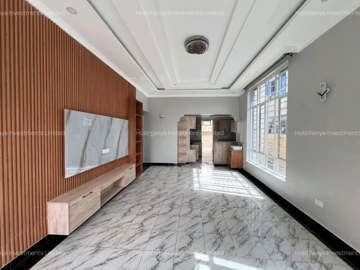 4 Bed House with En Suite at Riverside Drive - 6