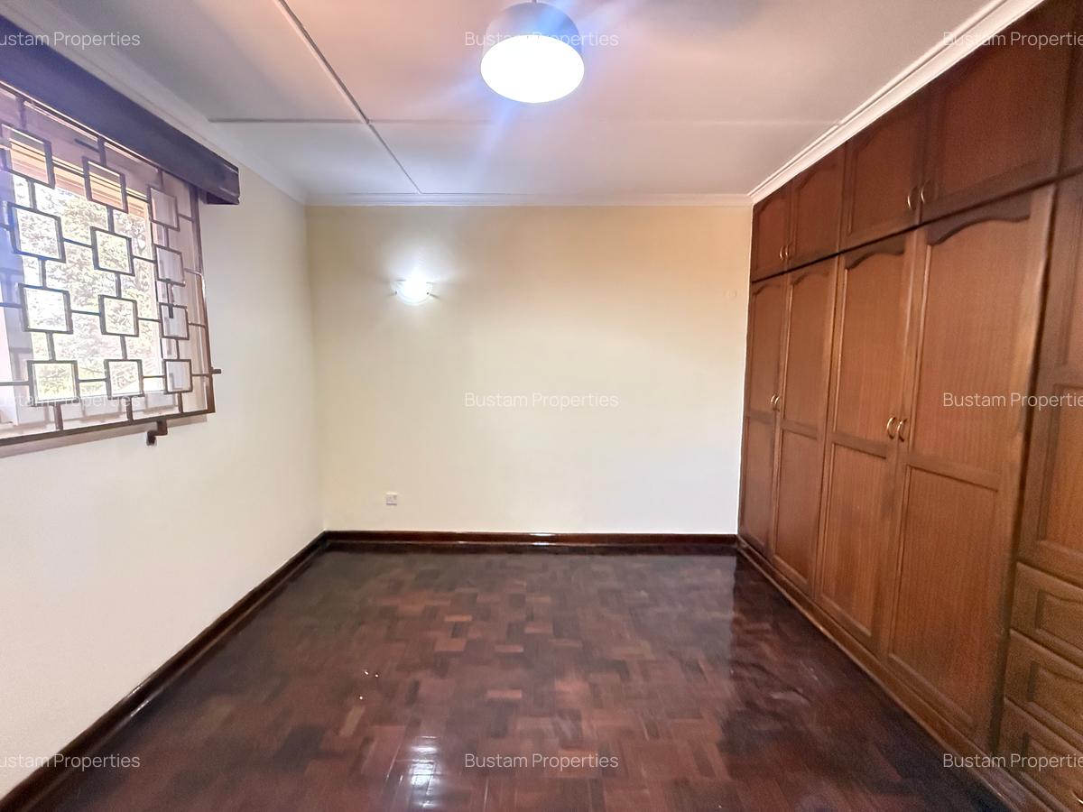 5 Bed Townhouse with En Suite in Lavington - 11