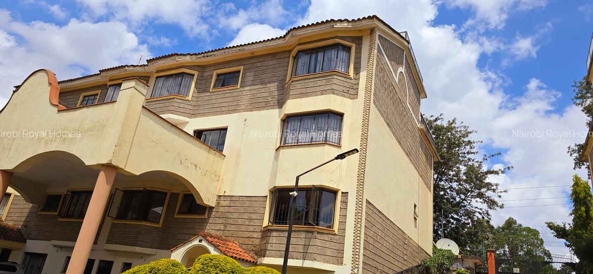 4 Bed Townhouse with En Suite at Grovelia Grove - 3