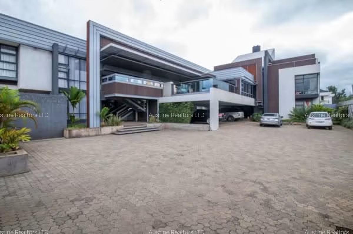 10 Bed Villa with En Suite in Karen - 1