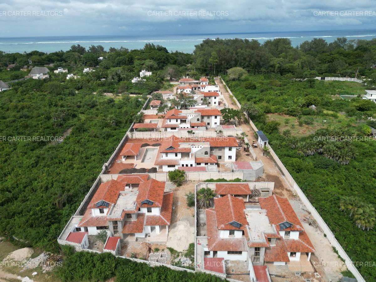 4 Bed Villa with En Suite in Diani - 1
