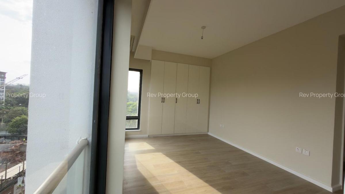 2 Bed Apartment with En Suite in Riverside - 7