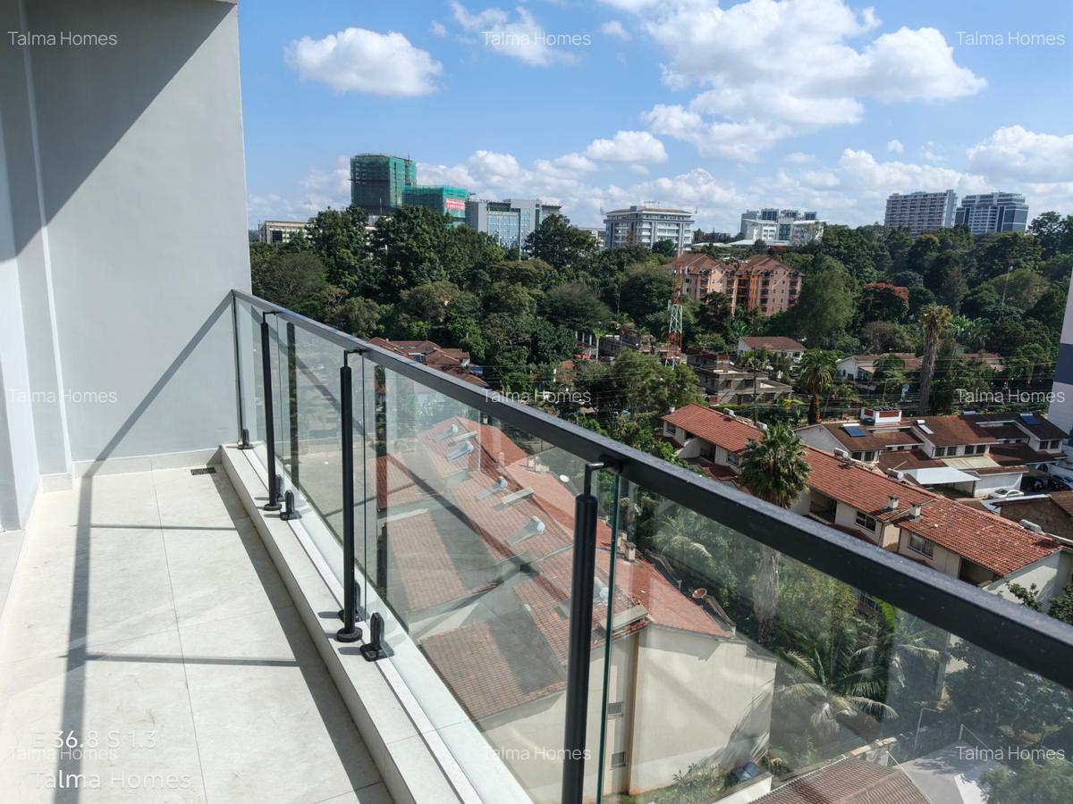 3 Bed Apartment with En Suite at Brookside Area - 5