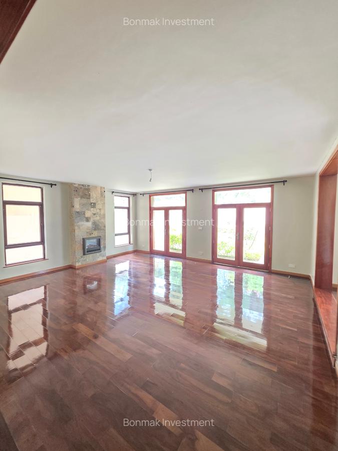 5 Bed Townhouse with En Suite at Lavington Green - 5