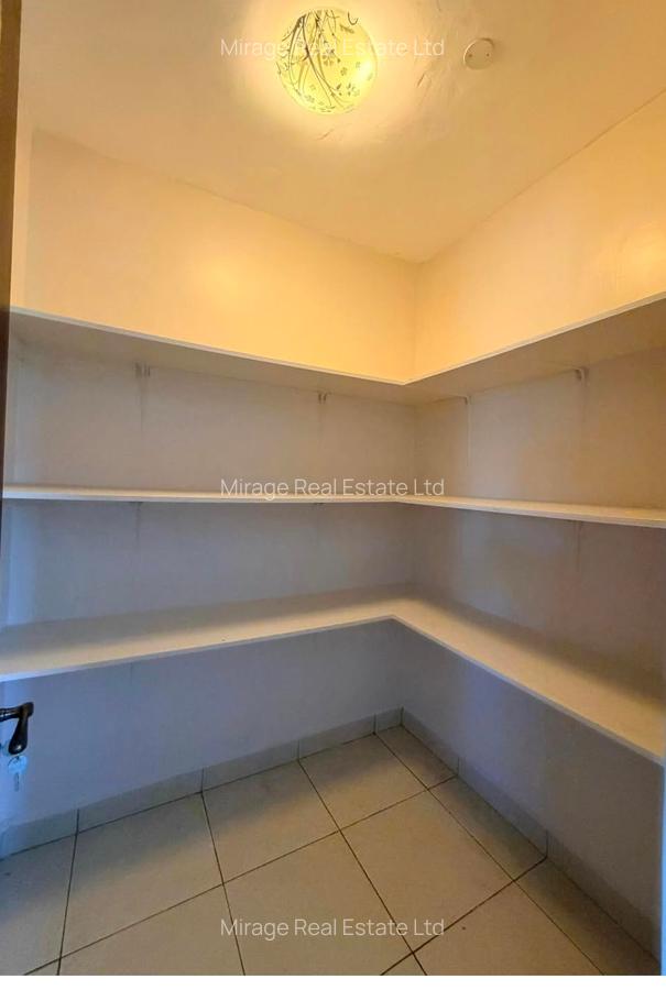 4 Bed Apartment with En Suite in General Mathenge - 16