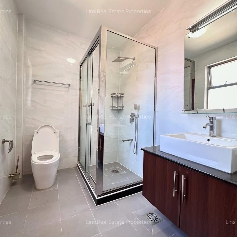 5 Bed Townhouse with En Suite in Lavington - 7