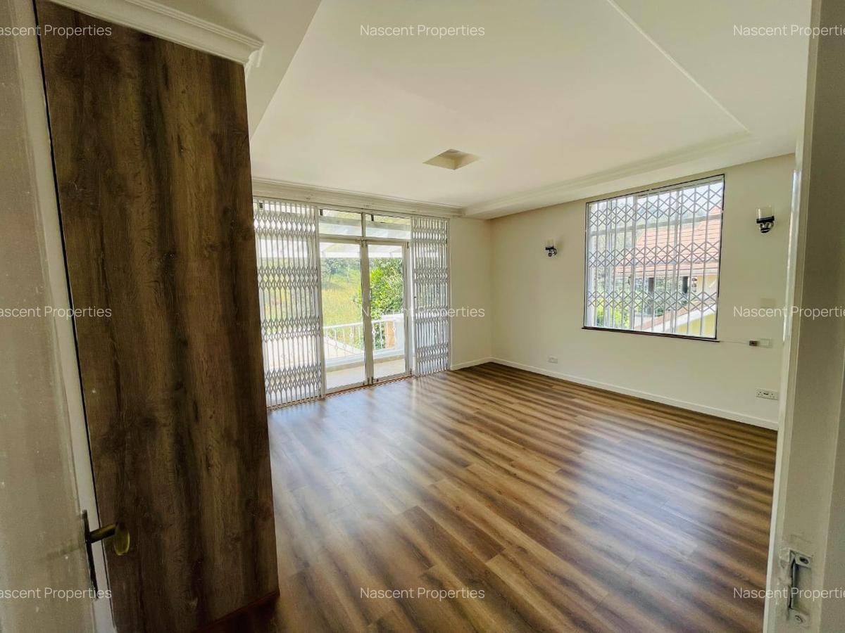 4 Bed Townhouse with En Suite in Kitisuru - 9