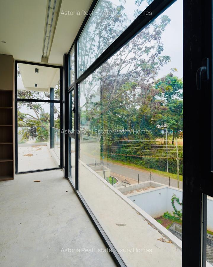 5 Bed Villa with En Suite at 2026-187 - 11