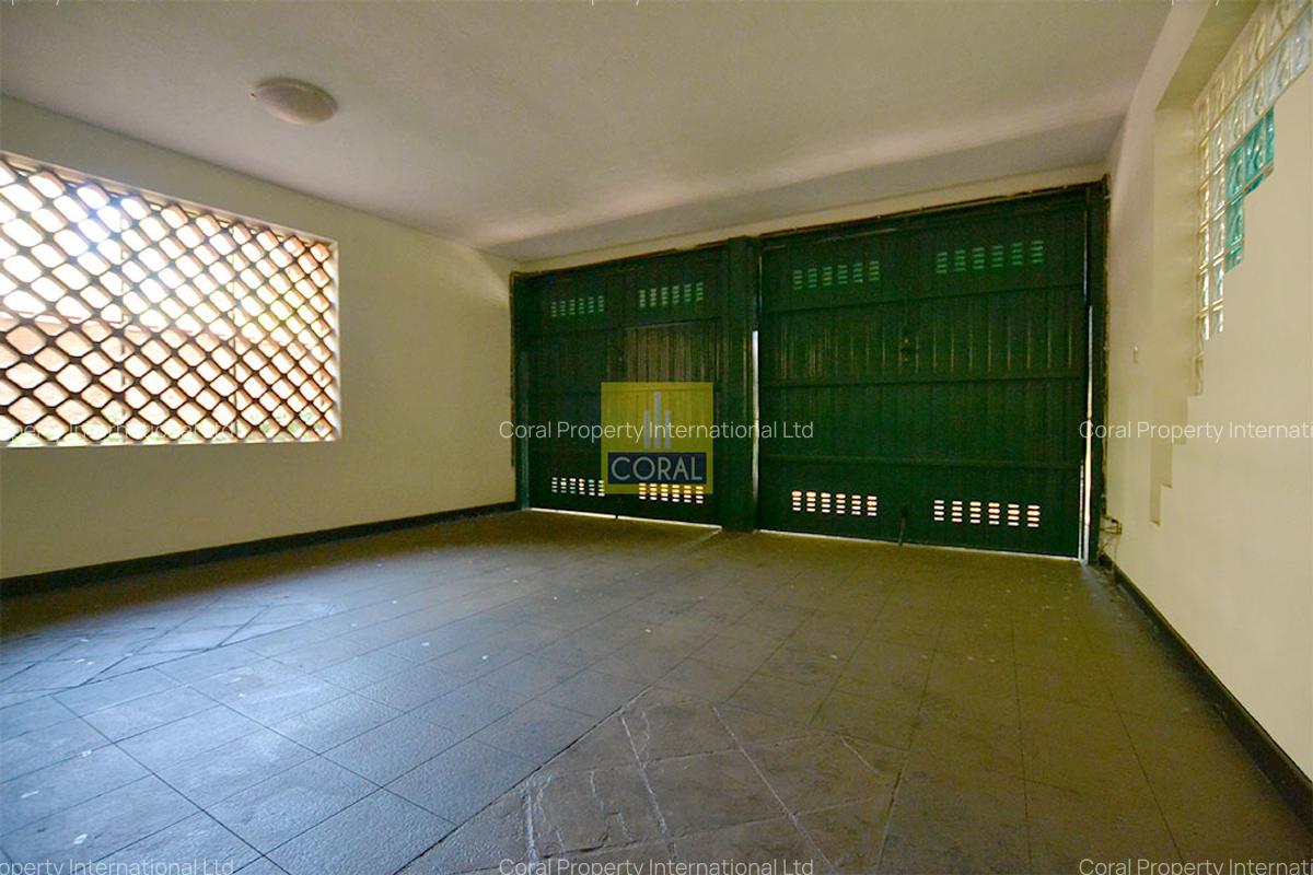 4 Bed Townhouse with En Suite in Westlands Area - 20