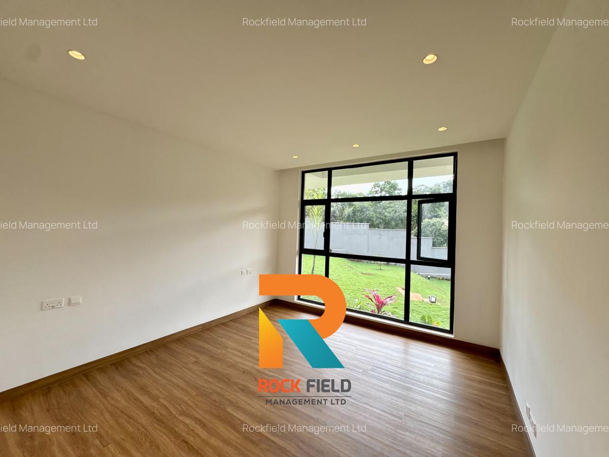 5 Bed Townhouse with En Suite at Off Redhill Road - 7