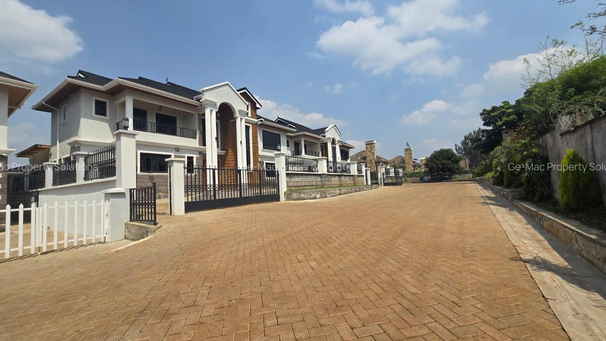 4 Bed House with En Suite in Kiambu Road - 4