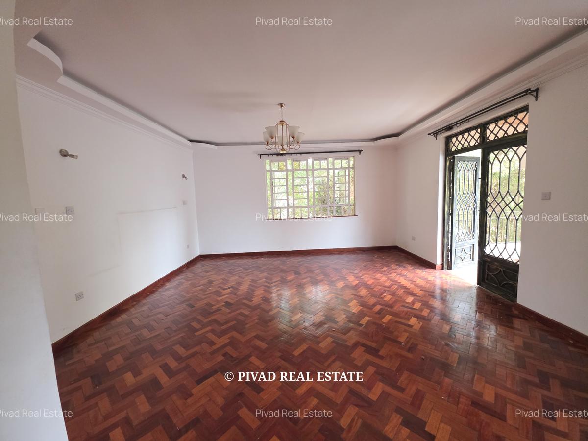 5 Bed House with Garden in Runda - 11