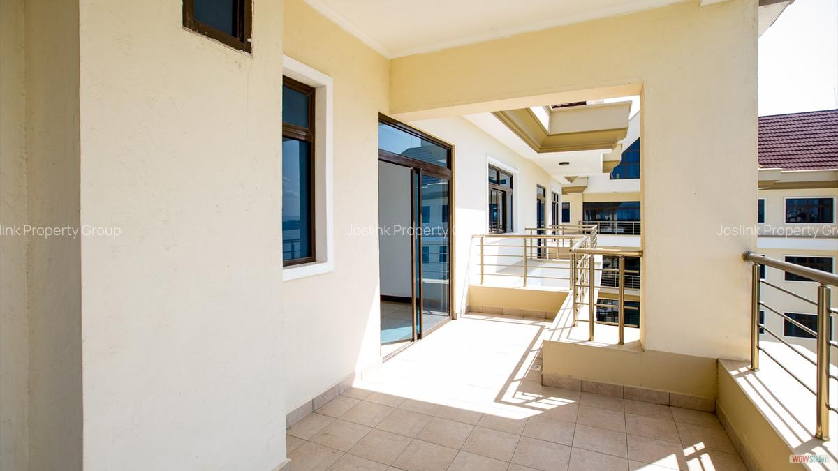 3 Bed Apartment with En Suite in Tudor - 14