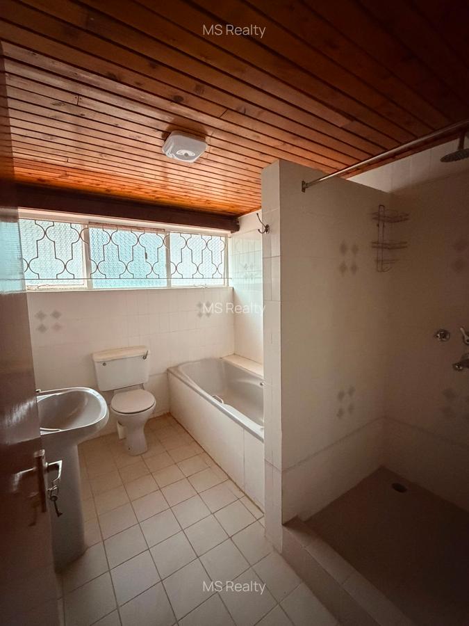 5 Bed House with En Suite in Gigiri - 13