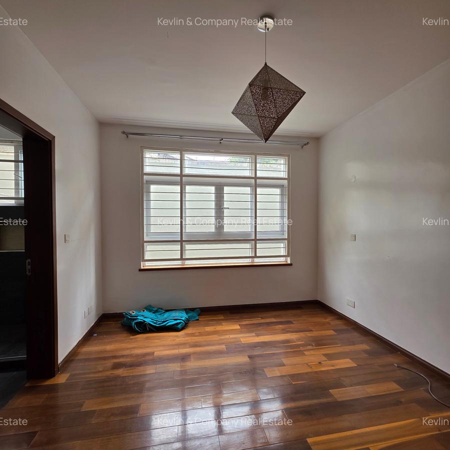 5 Bed Townhouse with En Suite in Lavington - 8