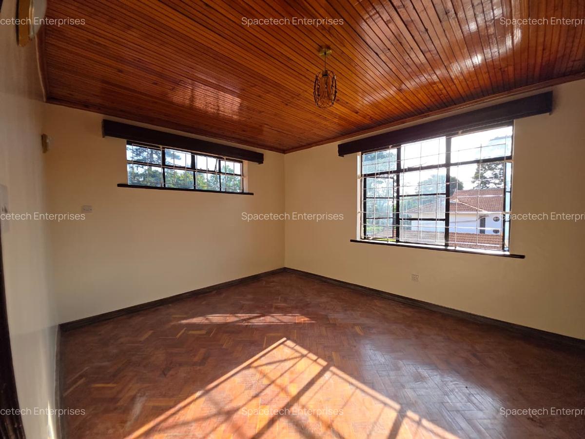 5 Bed House with En Suite in Runda - 17