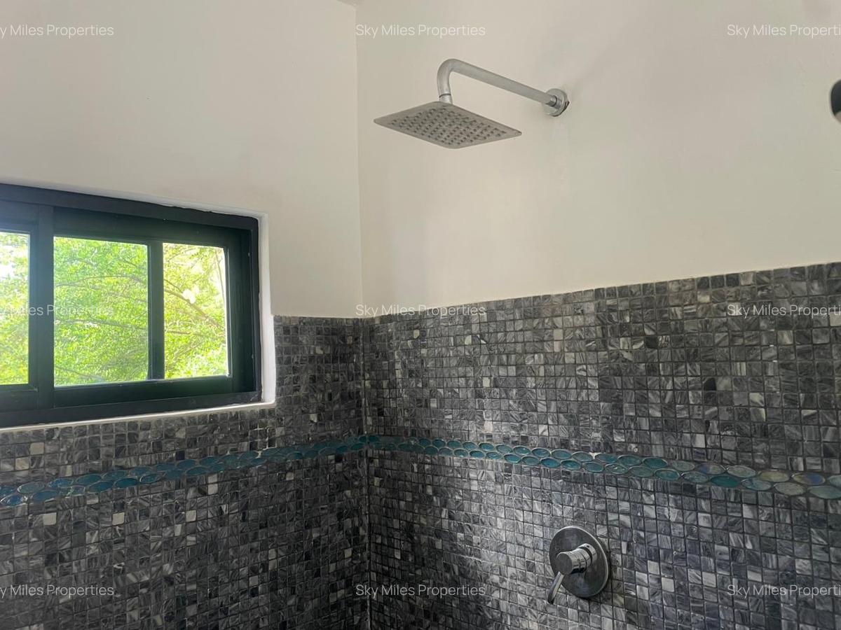 4 Bed Villa with En Suite at Watamu - 13