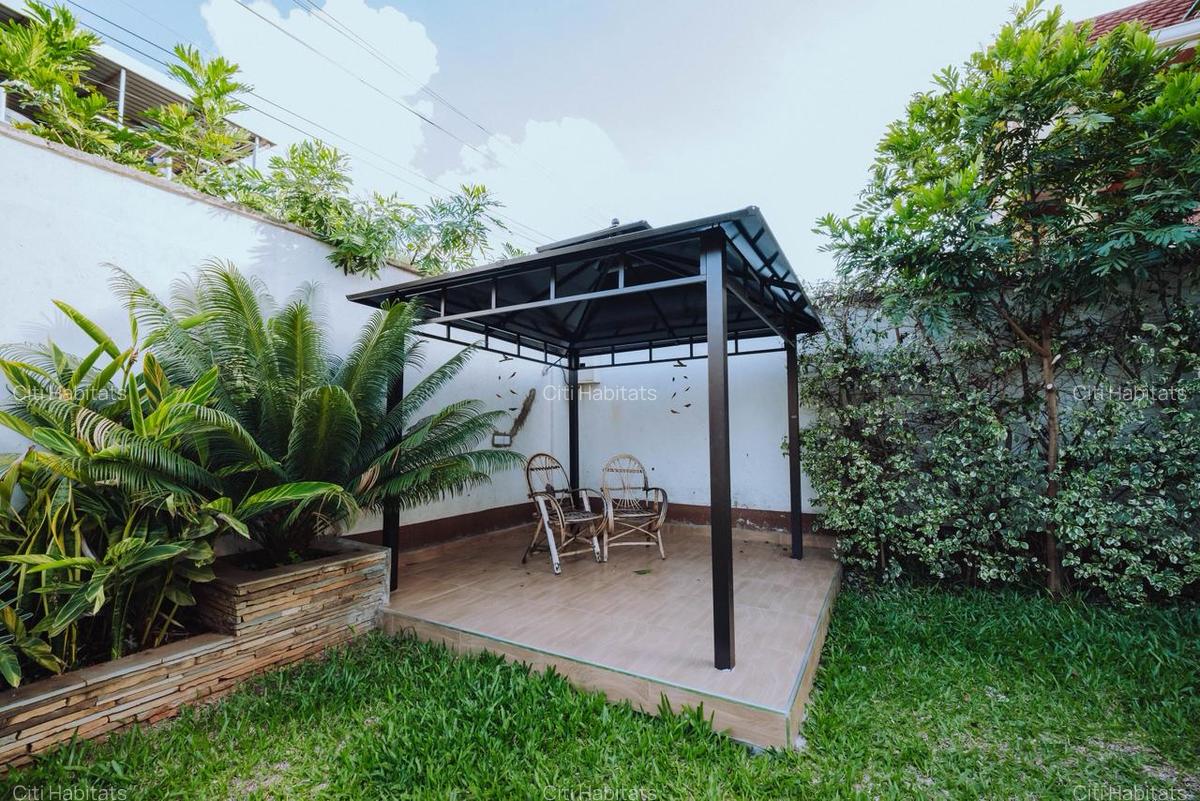 4 Bed Villa with En Suite in Kenyatta Road - 16