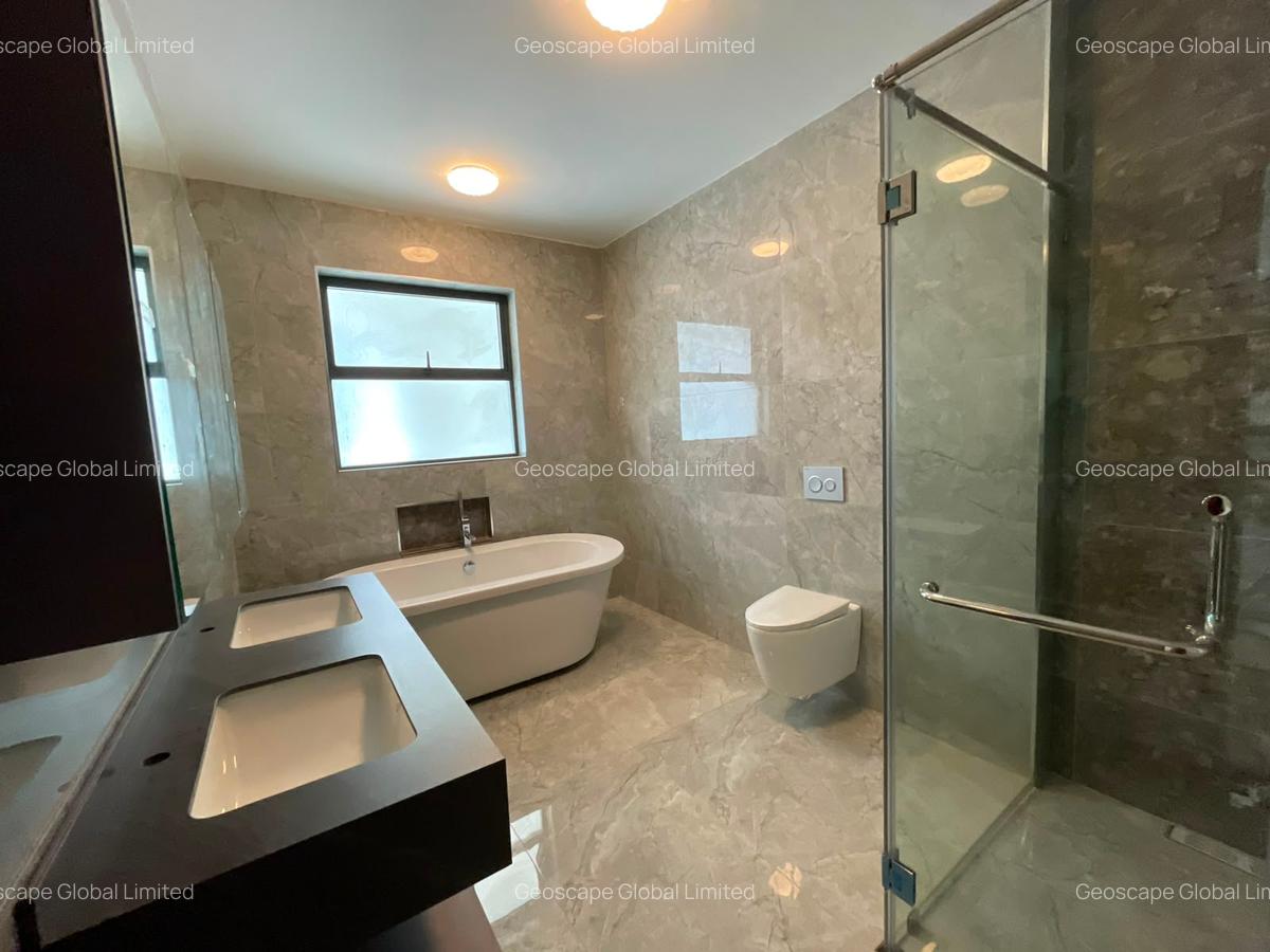 5 Bed Apartment with En Suite in Parklands - 11