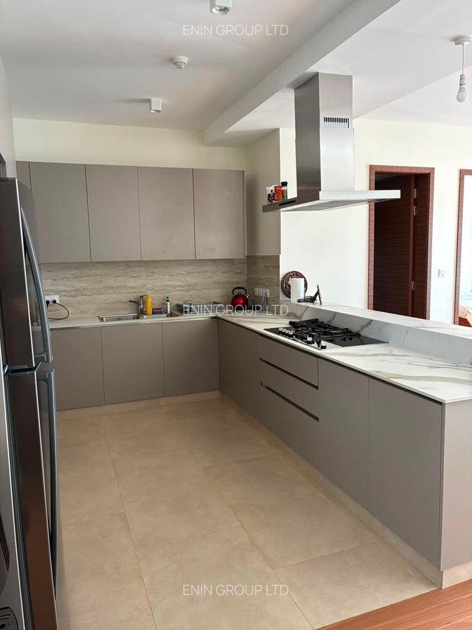 Serviced 2 Bed Apartment with En Suite at Riverside Drive - 9