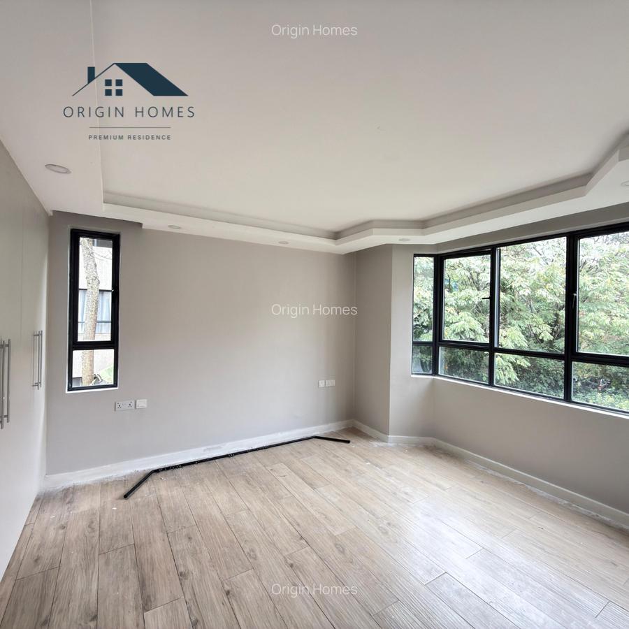 3 Bed Apartment with En Suite at Lavington - 8