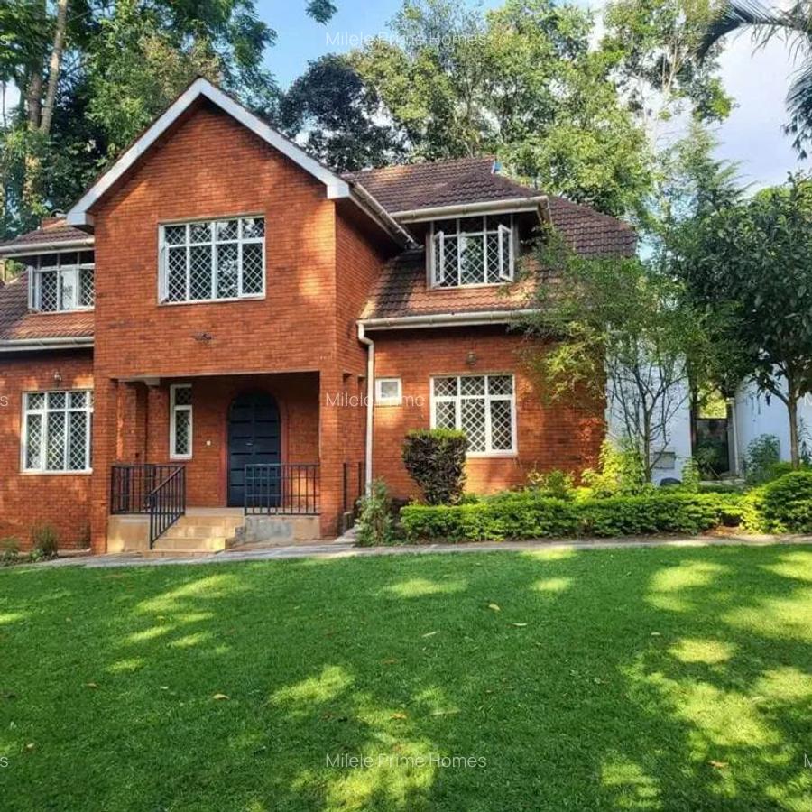 5 Bed Townhouse with En Suite at Rosslyn Lone Tree - 1