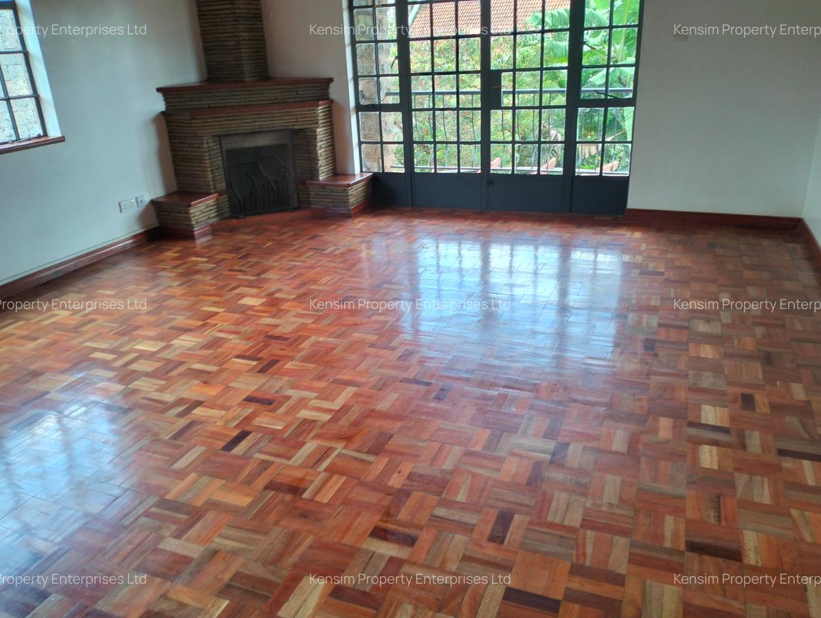 5 Bed Townhouse with En Suite in Lavington - 13