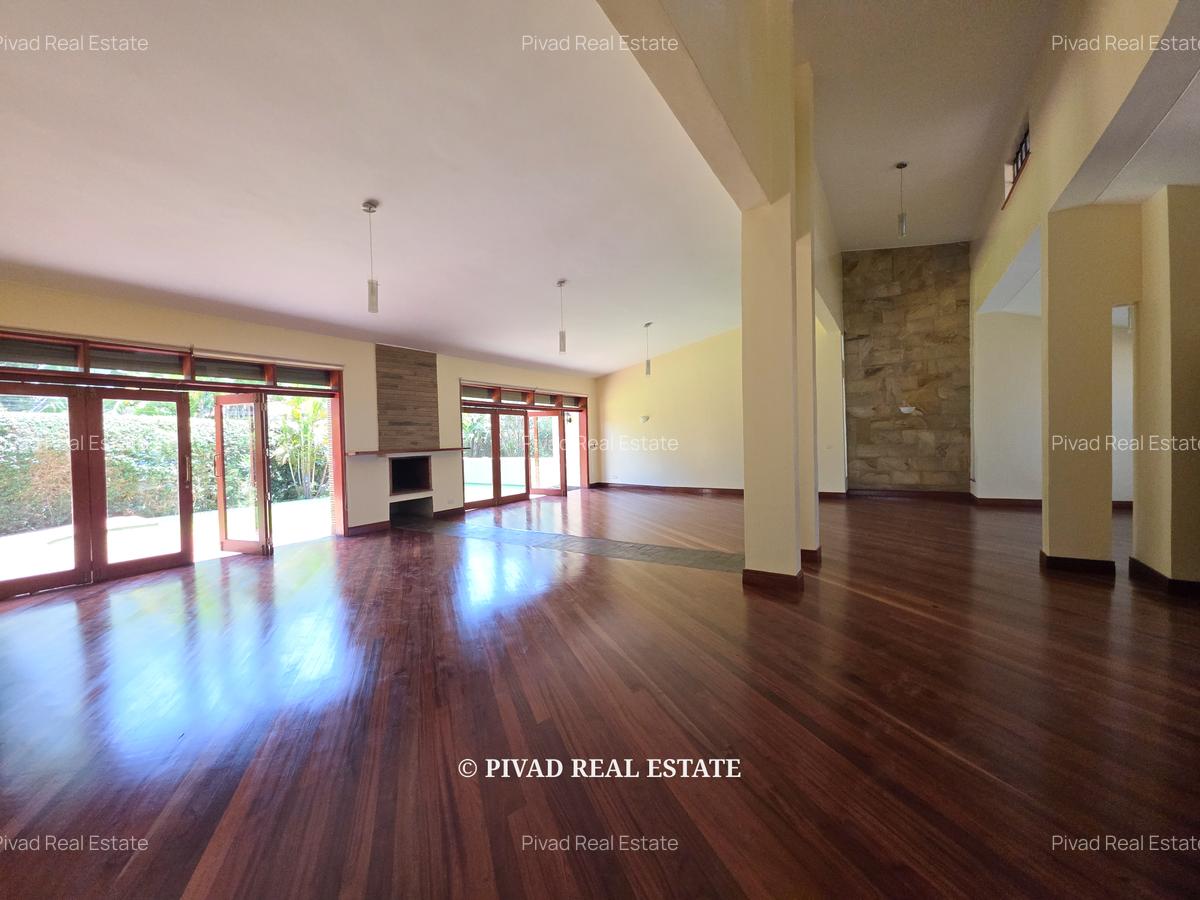 5 Bed House with Swimming Pool in Runda - 3