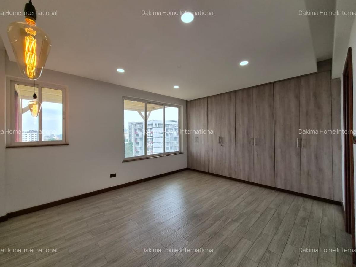 5 Bed Apartment with En Suite in General Mathenge - 16