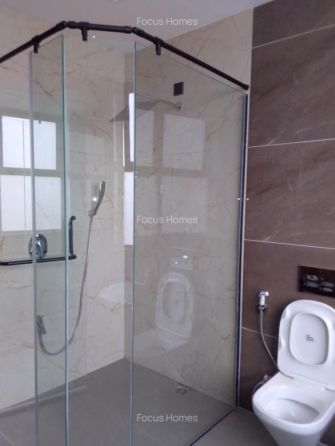3 Bed Apartment with En Suite in Riverside - 8