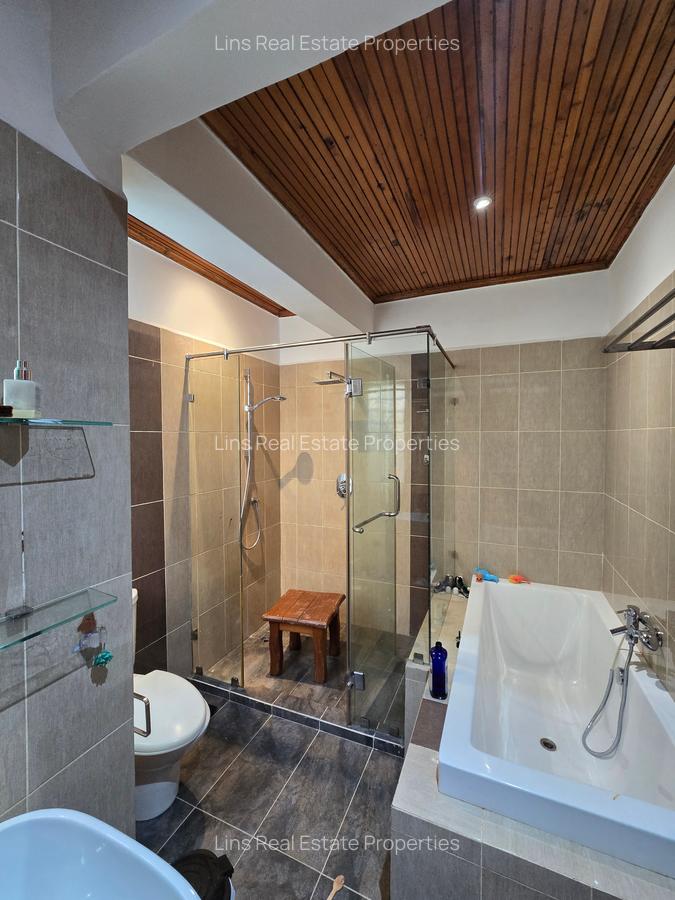 4 Bed Townhouse with En Suite in Spring Valley - 17