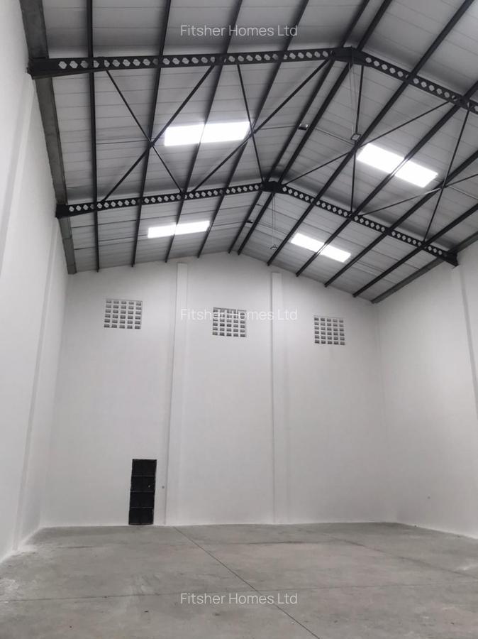 3,500 ft² Warehouse with Service Charge Included in Utawala - 5