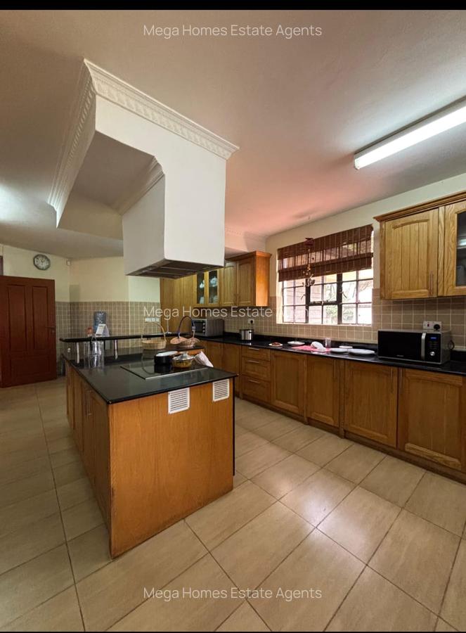 5 Bed House with En Suite in Runda - 4