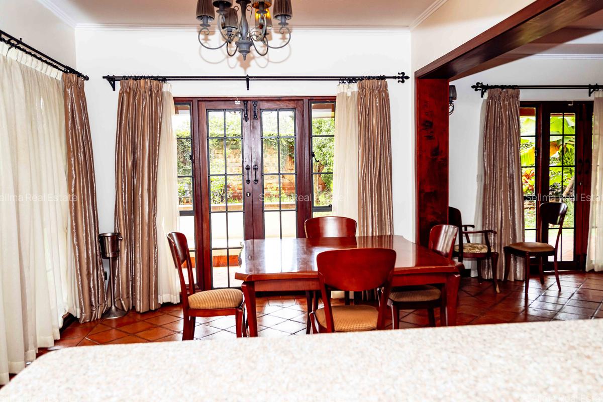 4 Bed House with En Suite at Windsor - 10