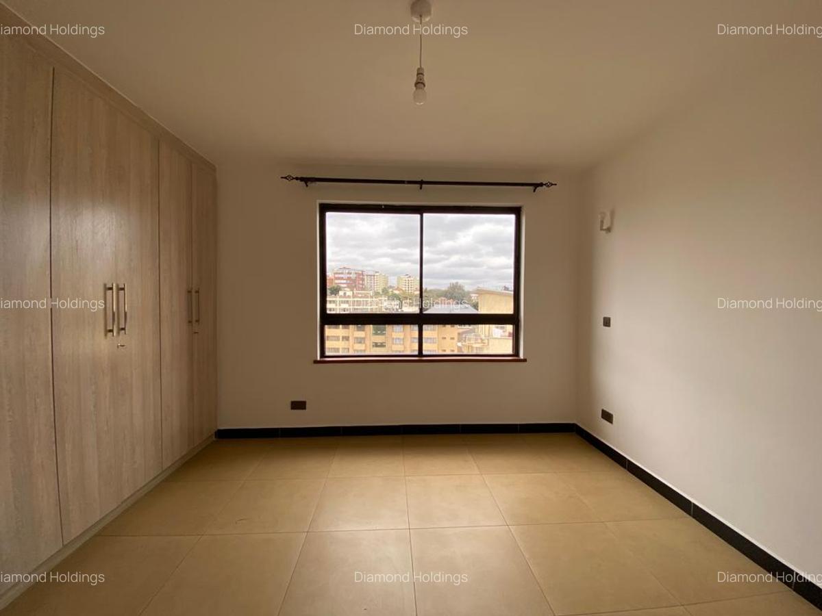 3 Bed Apartment with En Suite at Parklands - 2
