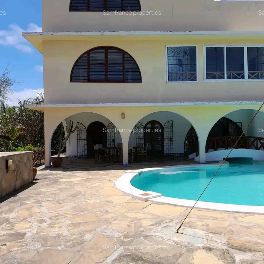 4 Bed Townhouse with En Suite at Paparemo - 10