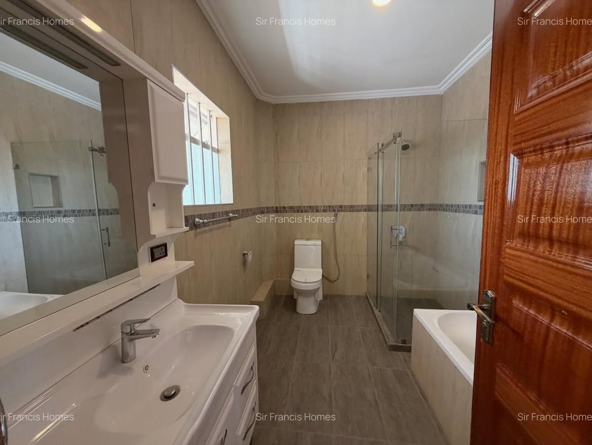 4 Bed Townhouse with En Suite at South C - 13