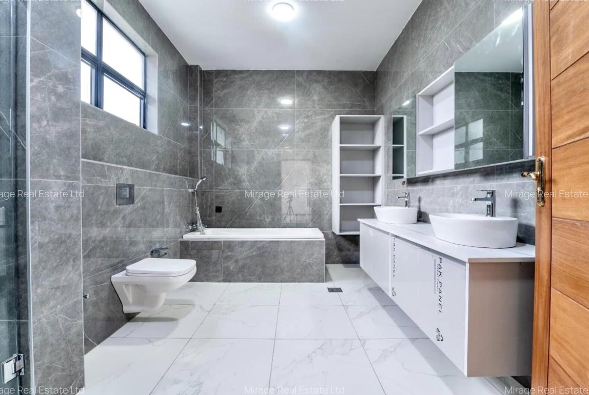 5 Bed Townhouse with En Suite in Lavington - 18