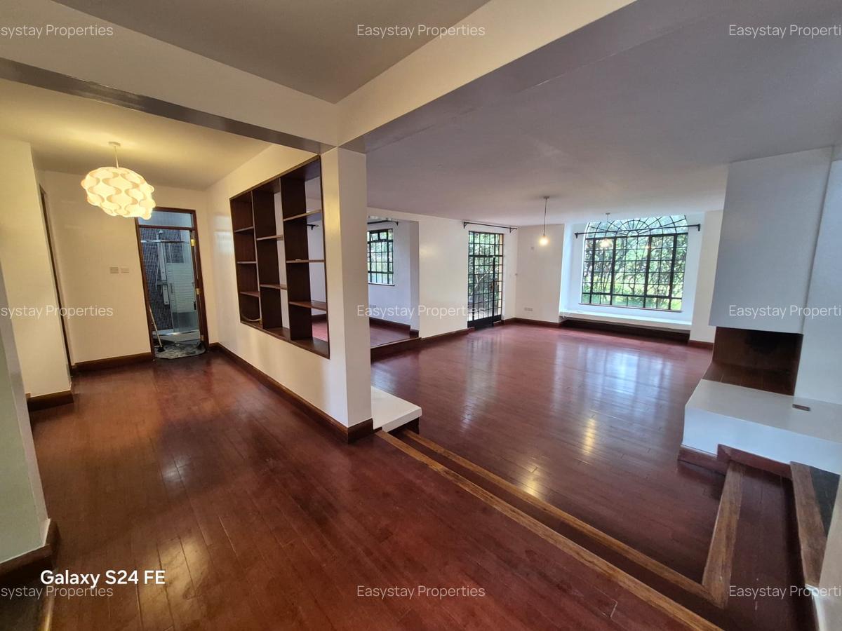 4 Bed House with En Suite in Runda - 2