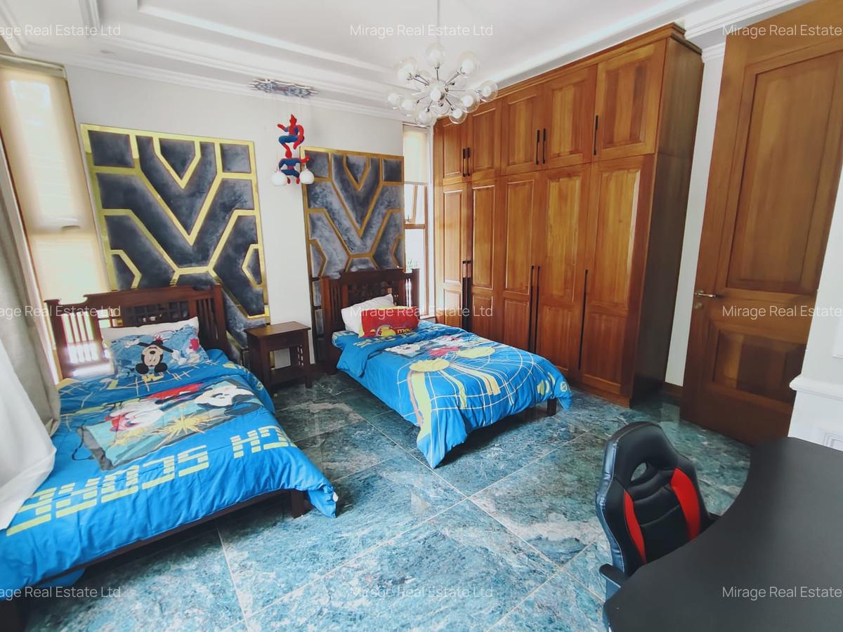 6 Bed Villa with En Suite in Lavington - 11