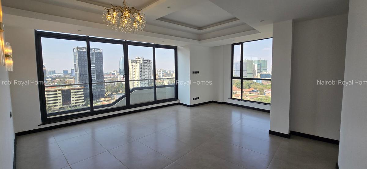 3 Bed Apartment with En Suite at Riverside Drive - 4